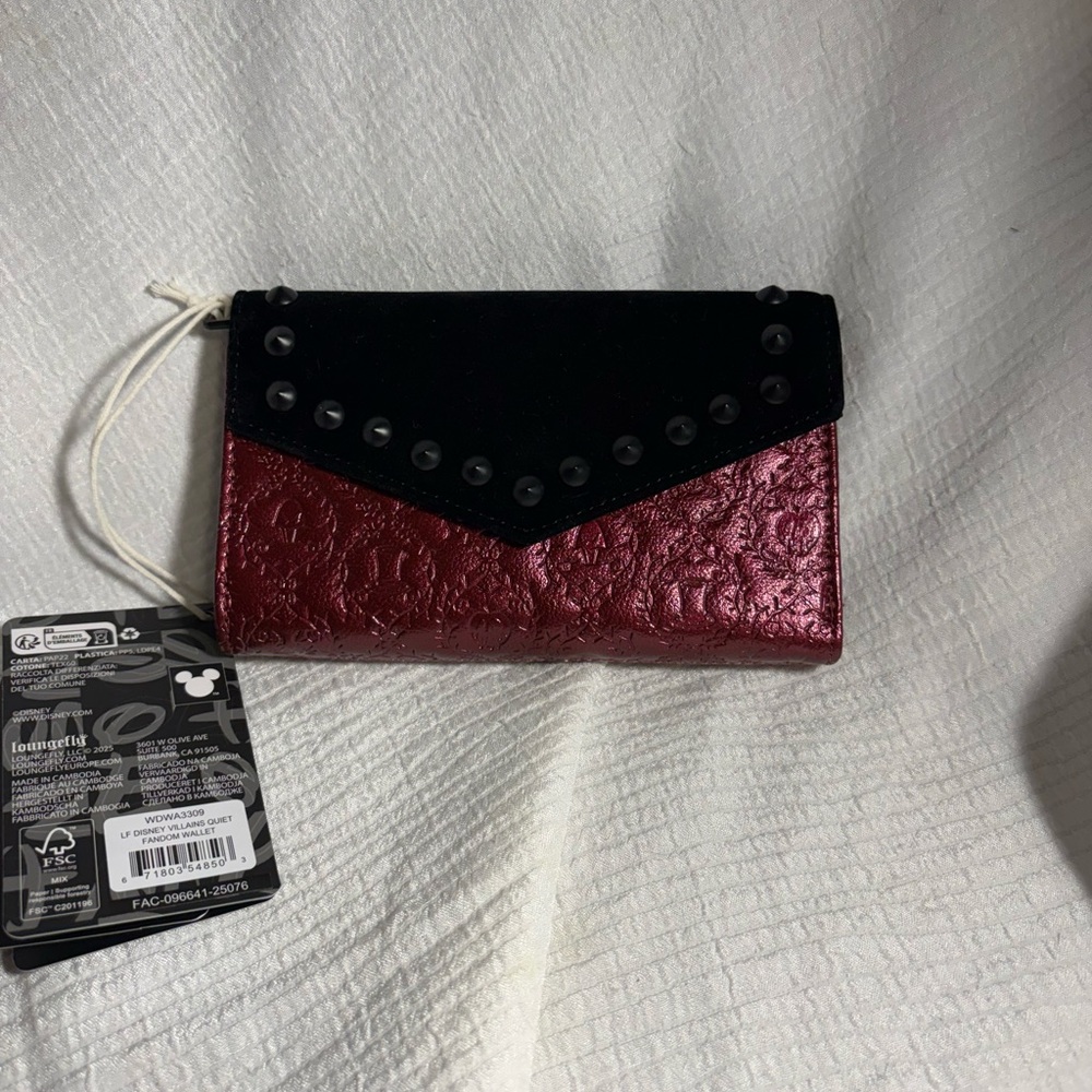 Loungefly Disney Elegant Black and Red Women's Villians embossed wallet